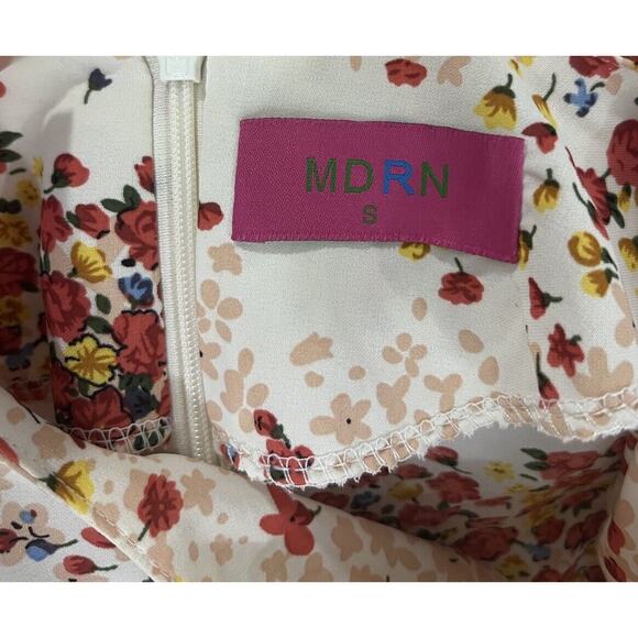 MDRN Balfour Pleated Floral Dress Long Sleeve Drop Waist Tea Length Roses Small - Picture 10 of 10